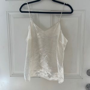 💕3/$15 off white silky style Cami